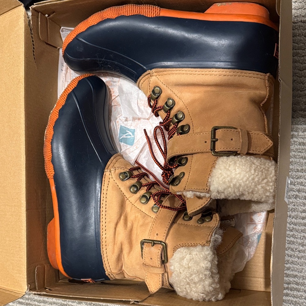 Sperry Tan Boots with Cream Lining